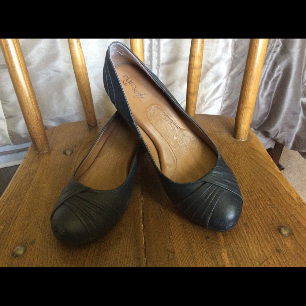 EuroSoft Sofft Navy Blue Pump Dress Shoes